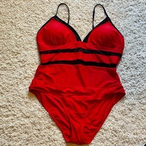 NWOT. Women’s Swimsuit. XL